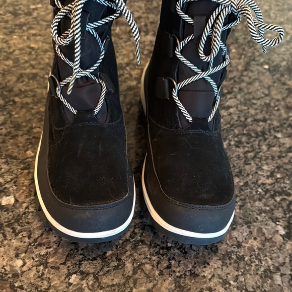 Thermolite Eco Mode Black Boots with Cream Lining EUC 9 - Picture 12 of 13